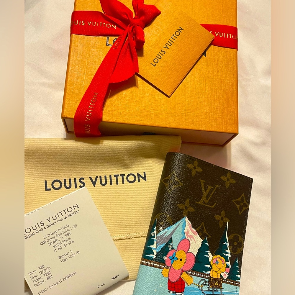 Brand New 2023 Vivienne Christmas Collection !